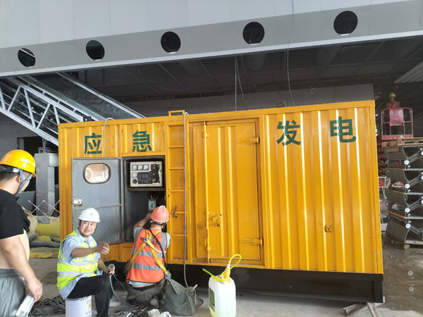 平武怎样判断空气滤清器是否需要更换？