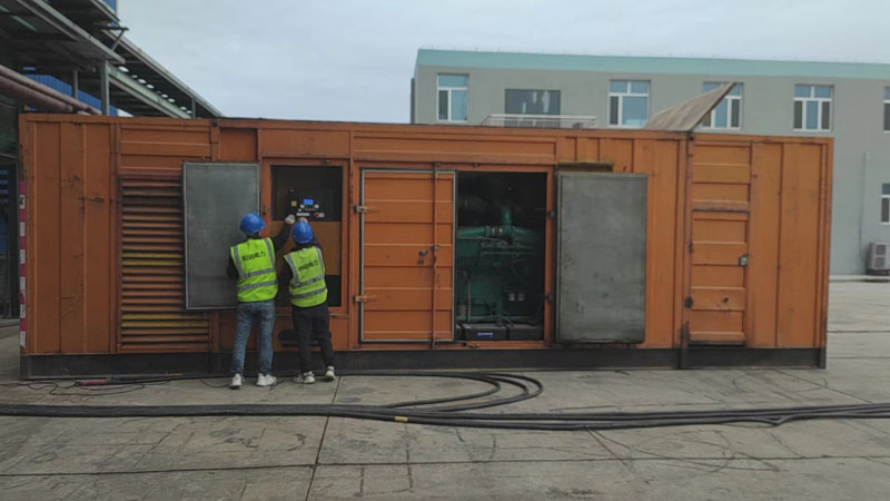 平武如何检查柴油发电机组的机油油位？